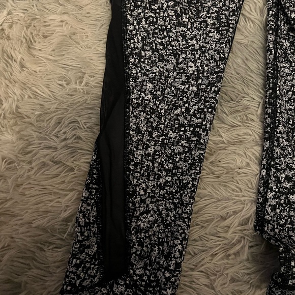 Lululemon crop leggings - Picture 11 of 13